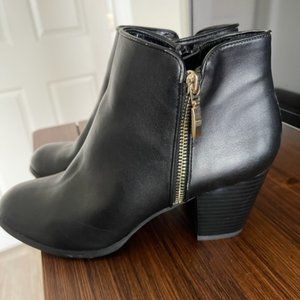 Style & Co. Masrina Closed Toe Ankle Fashion Boots - Gold Zip